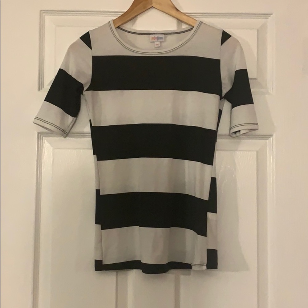 Lularoe Gigi shirt